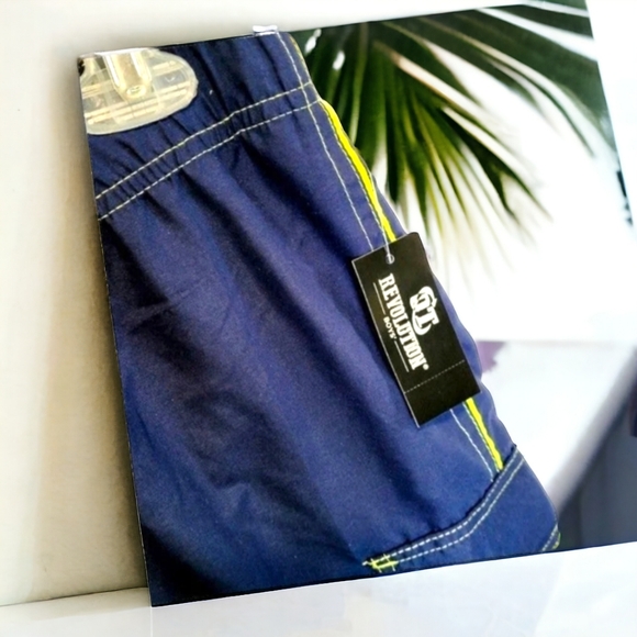 Revolution youth blue cargo swim trunks Size xl NWT - Picture 2 of 8